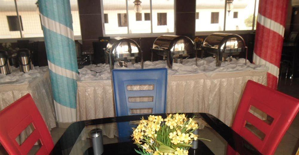Afrique Hotel Douala Airport Exterior photo